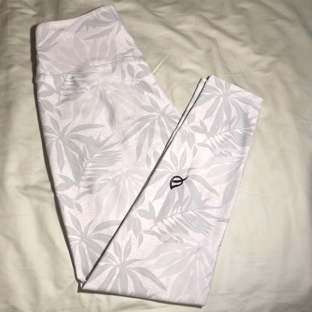 ❌SOLD❌P’tula Desaree Leggings